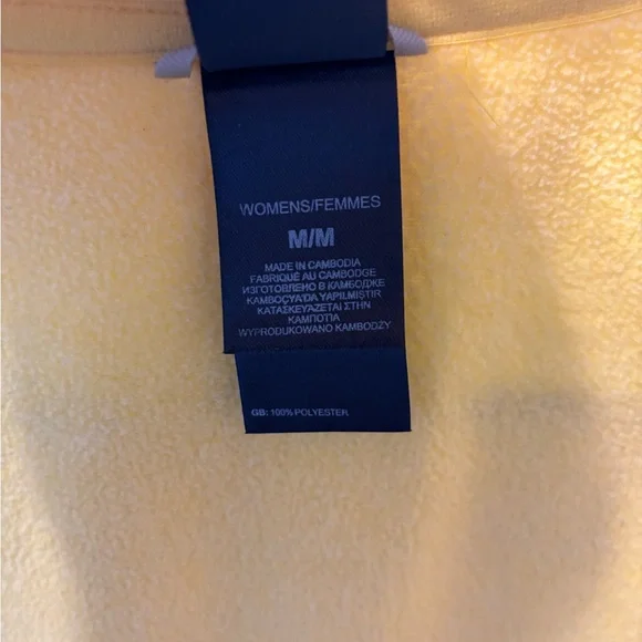 Women’s Medium The North Face Yellow Sweater - Picture 4 of 4